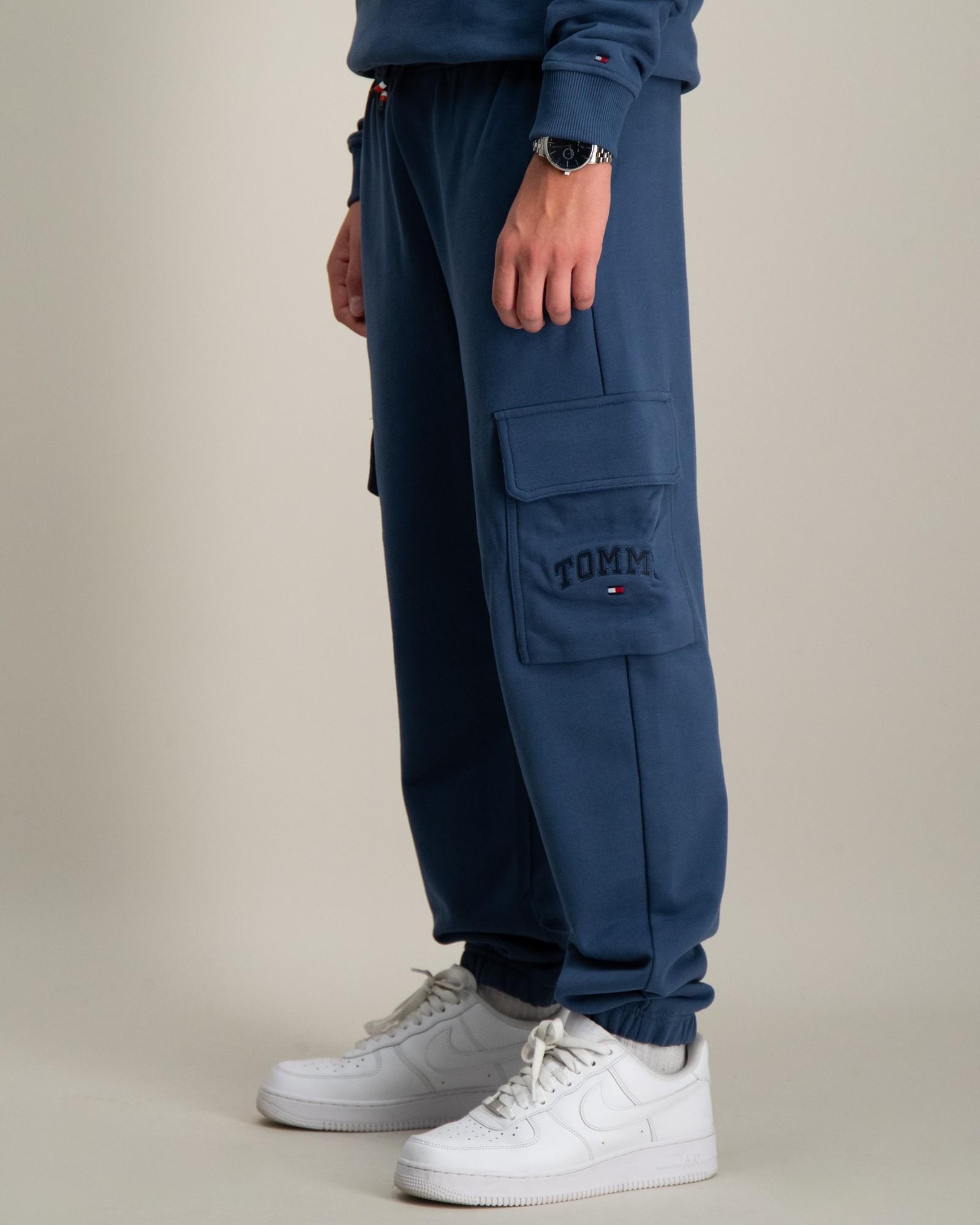 VARSITY EMBR CARGO SWEATPANTS