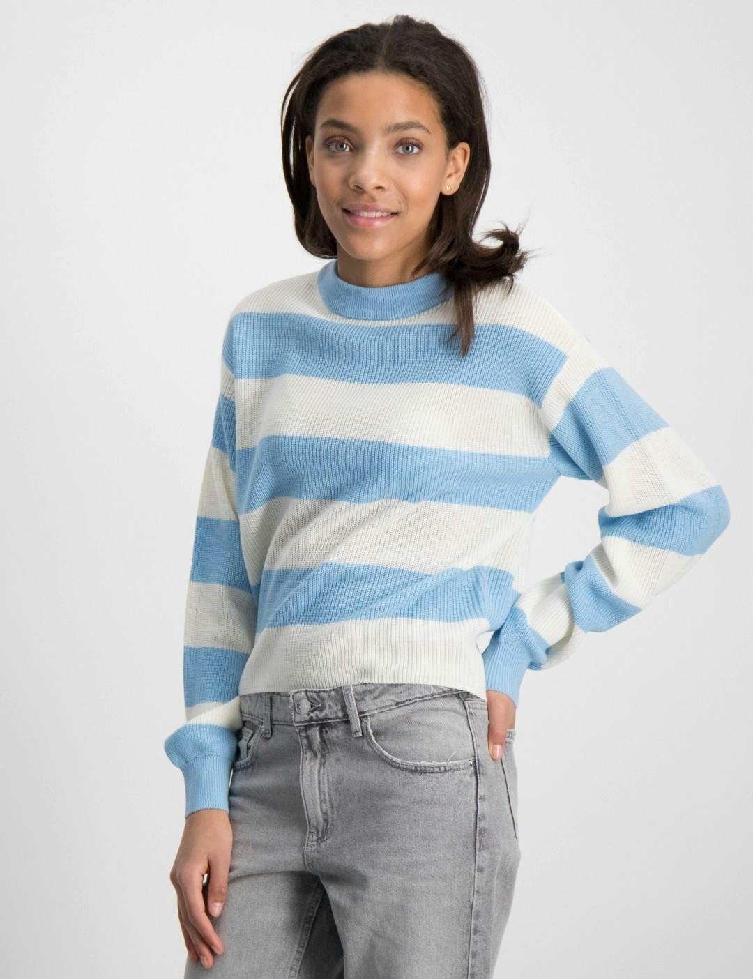 Y stripe knitted sweater