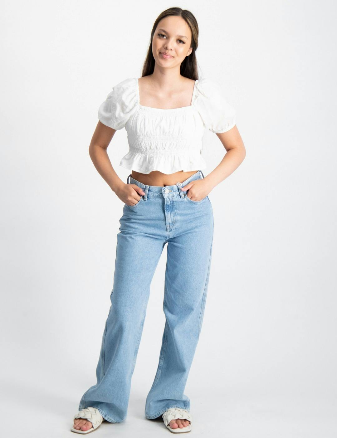 Y anglaise puff sleeve top
